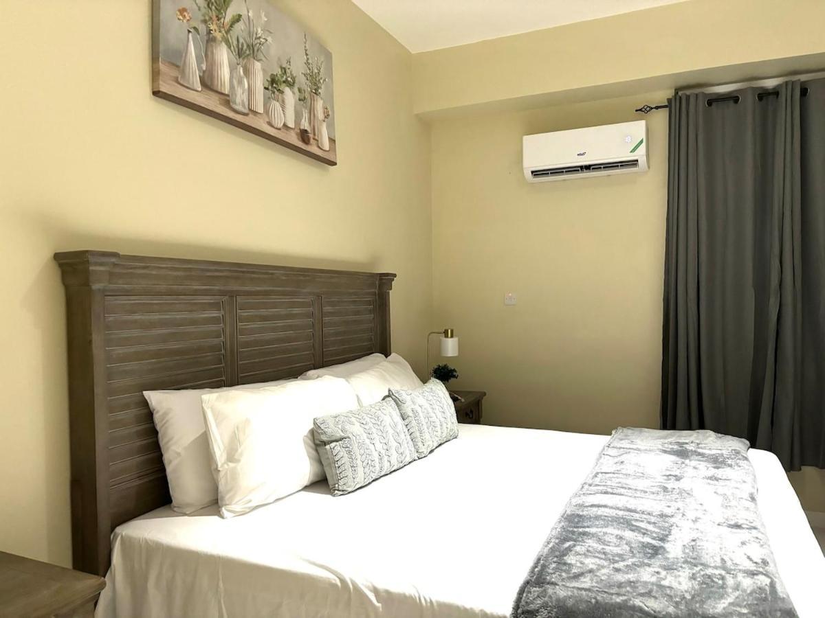 קינגסטון One Bedroom City Apartment With Pool מראה חיצוני תמונה